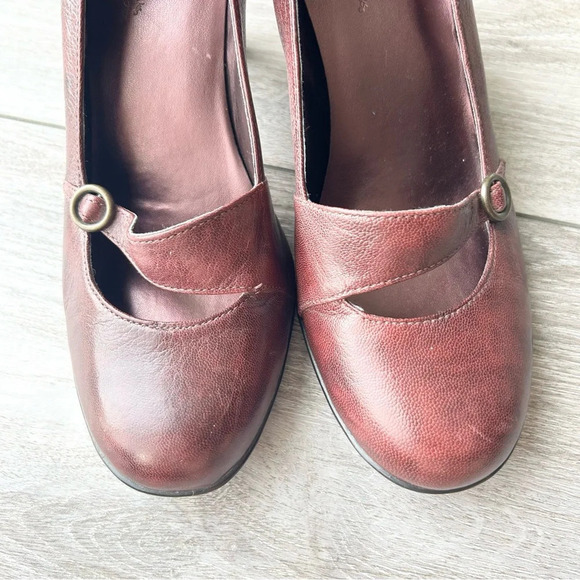 Clarks Indigo Burgundy Leather Mary Jane Pumps - Picture 3 of 14